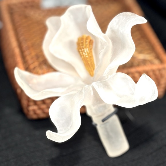 White Lily Bottle Stopper, 4” long - Picture 2 of 7